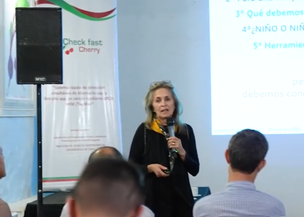 Seminario de Detección Rápida de Alternaria y Botrytis en Cerezo en San Fernando.
